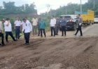 Jalan Poros Tebing Tinggi-Pendopo Rusak Parah