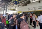 Stasiun Balapan Solo Dipadati Ribuan Penumpang KRL