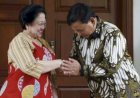 Megawati Kasih Bingkisan Lebaran Minyak Gosok ke Prabowo