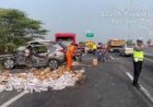 Lawan Arah di Tol, BRV Adu Banteng dengan Bus Angkut Bonek