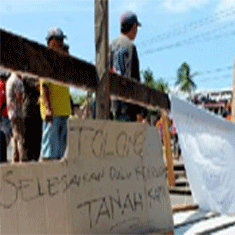 Ribuan Warga Blokir Jalan By Pass di Kota Padang 