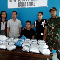 Pamtas TNI Amankan 19 Kg Sabu di Perbatasan Kalbar