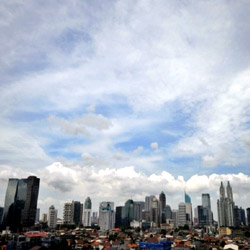 Gemuruh Mirip Terompet di Langit Jakarta, Ini Kata Ahli