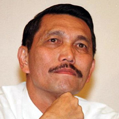 Luhut Marah Ancam Cari Dosa Amien Rais